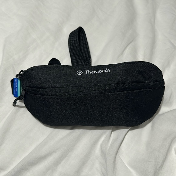 United Polaris First Class Therabody Belt Bag and Amenities - Picture 1 of 6